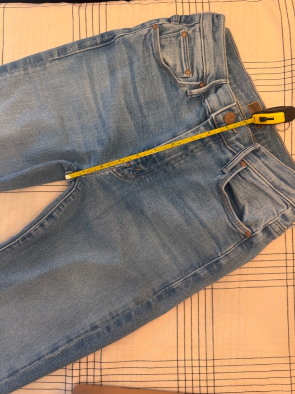 MOTHER The Weekender Jeans I Size 26 I Light Wash Flare - Picture 7 of 7